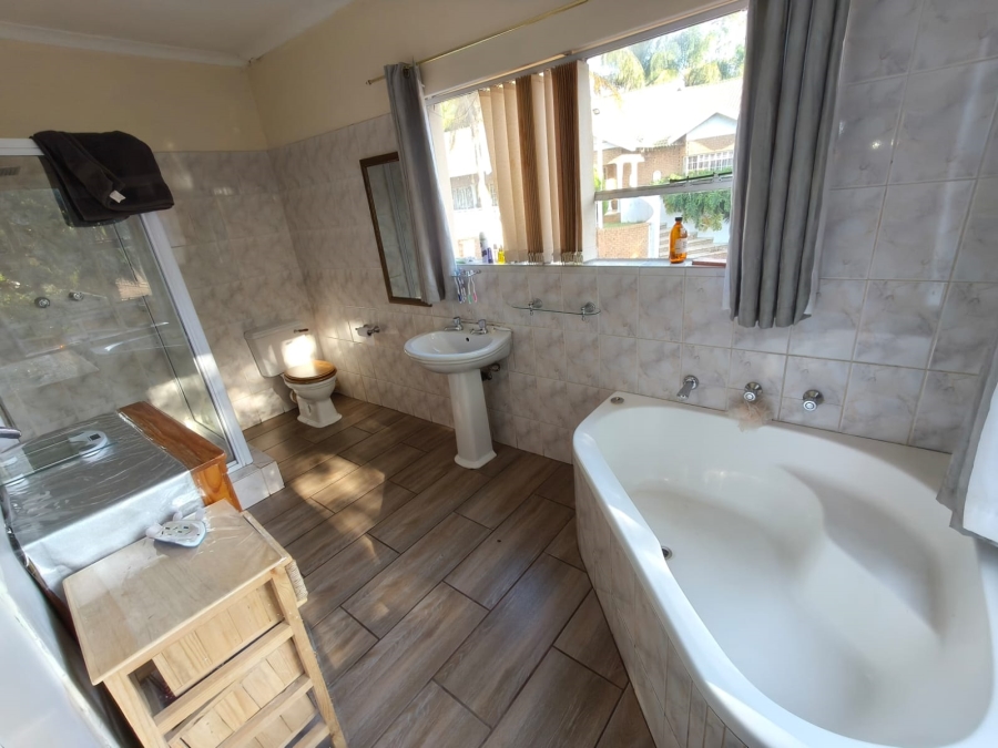 To Let 4 Bedroom Property for Rent in Cashan North West